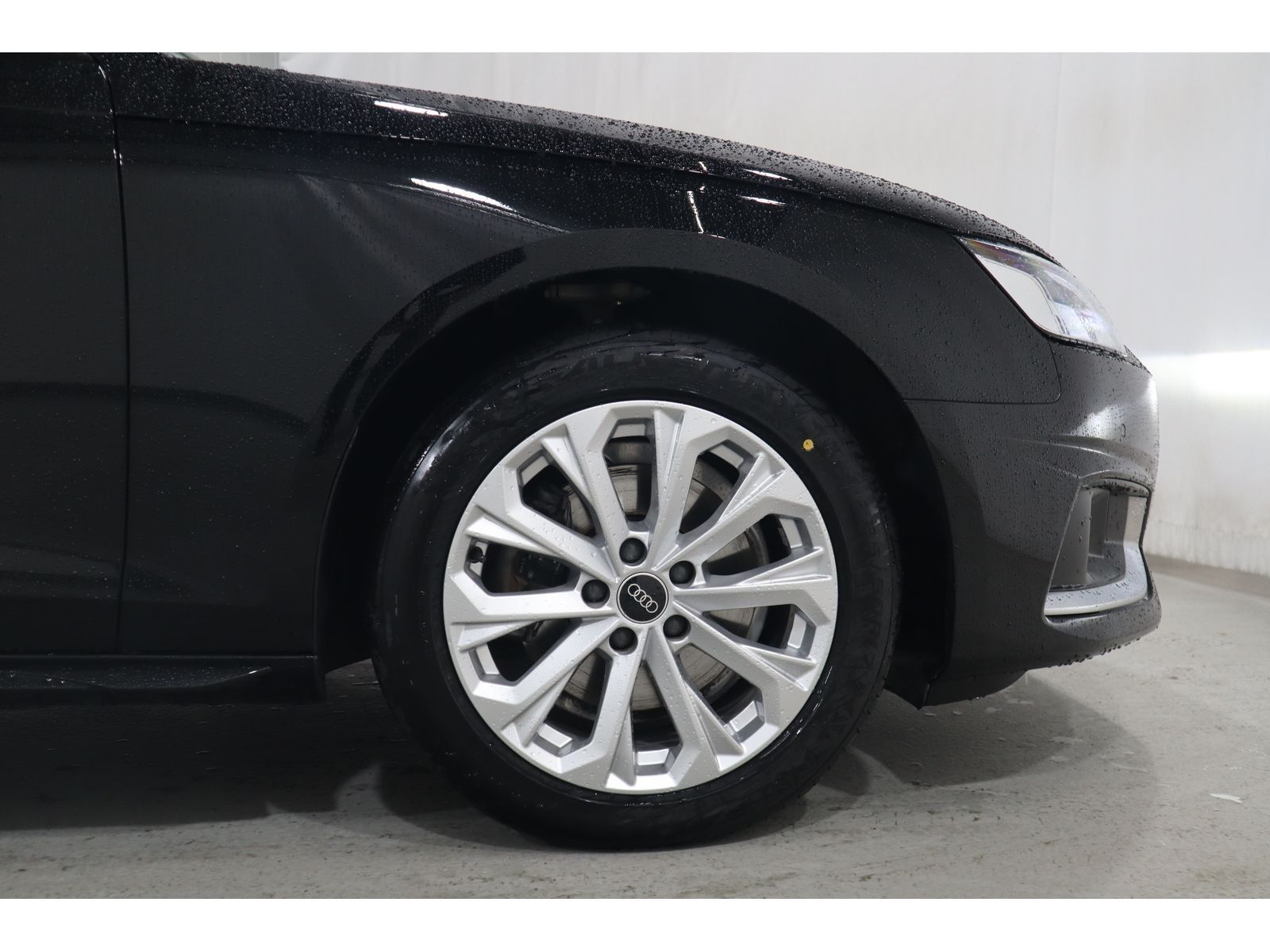 Audi A4 Avant 35 TFSI advanced - Samsaru's Car Outlet