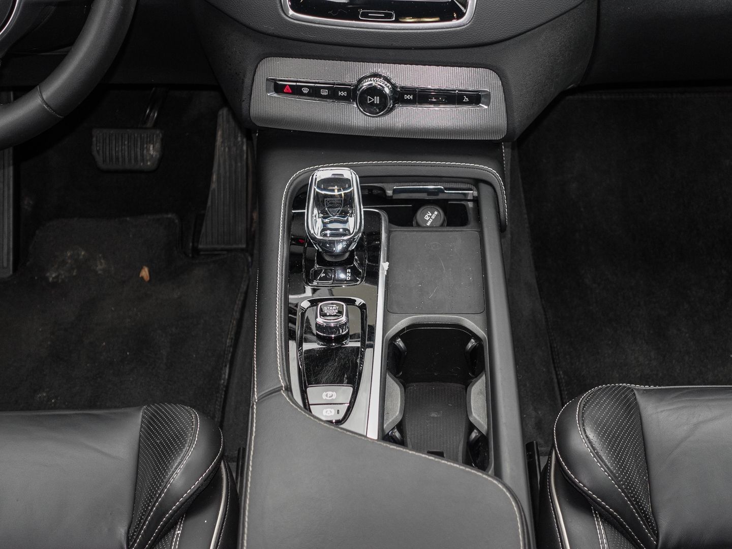 Volvo XC90 Plus Dark AWD 7-Sitzer AD StandHZG AHK Digi