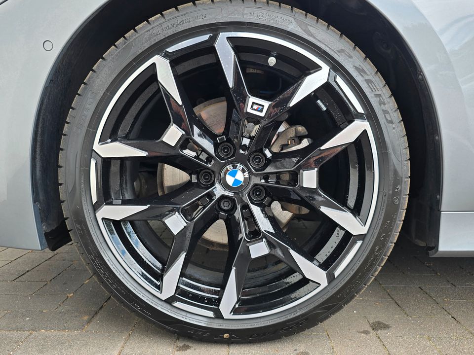 BMW 320d xDrive Touring M Sportpaket*ab 3,99% eff.*