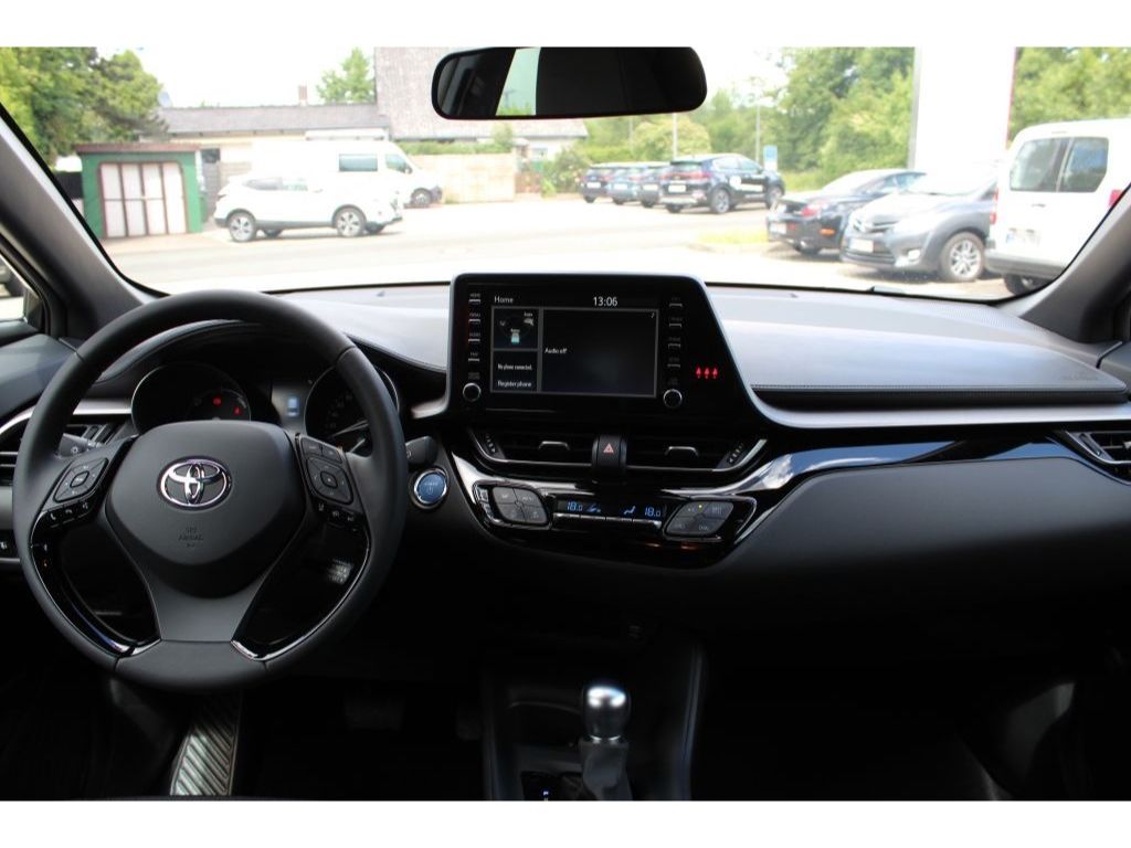 Toyota C-HR Hybrid Flow 1.8 Hybrid - Samsaru's Car Outlet