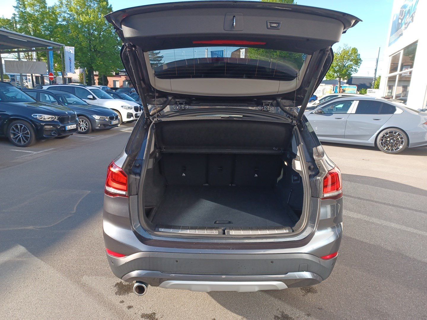 BMW X1 xDrive25e xLine - Samsaru's Car Outlet