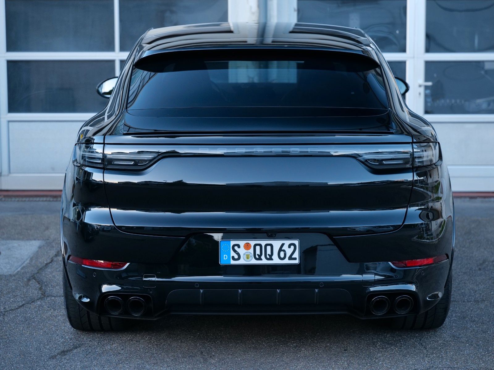 Porsche Cayenne Coupe E-Hybrid Platinum Edi SPORT DESIGN
