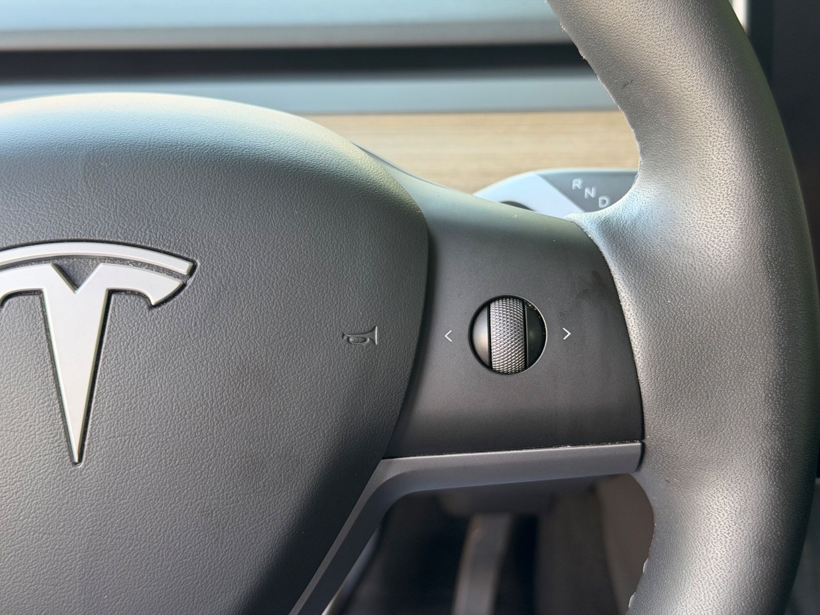 Tesla Model Y Standard Range RWD