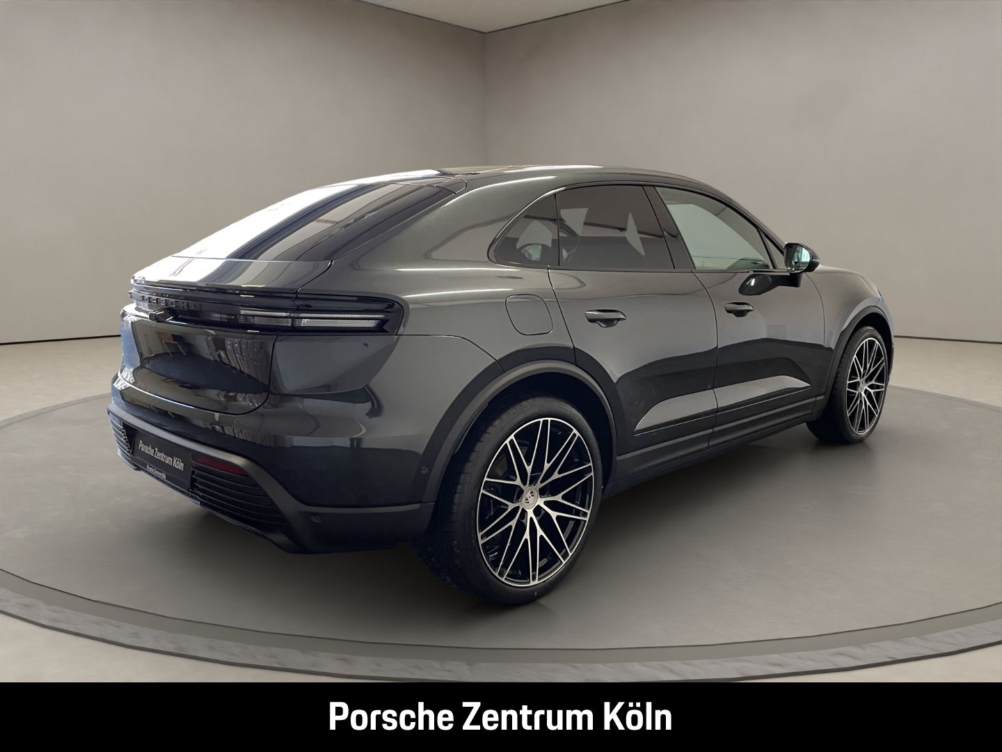 Porsche Macan 4S Electric Surround-View InnoDrive LED-Ma