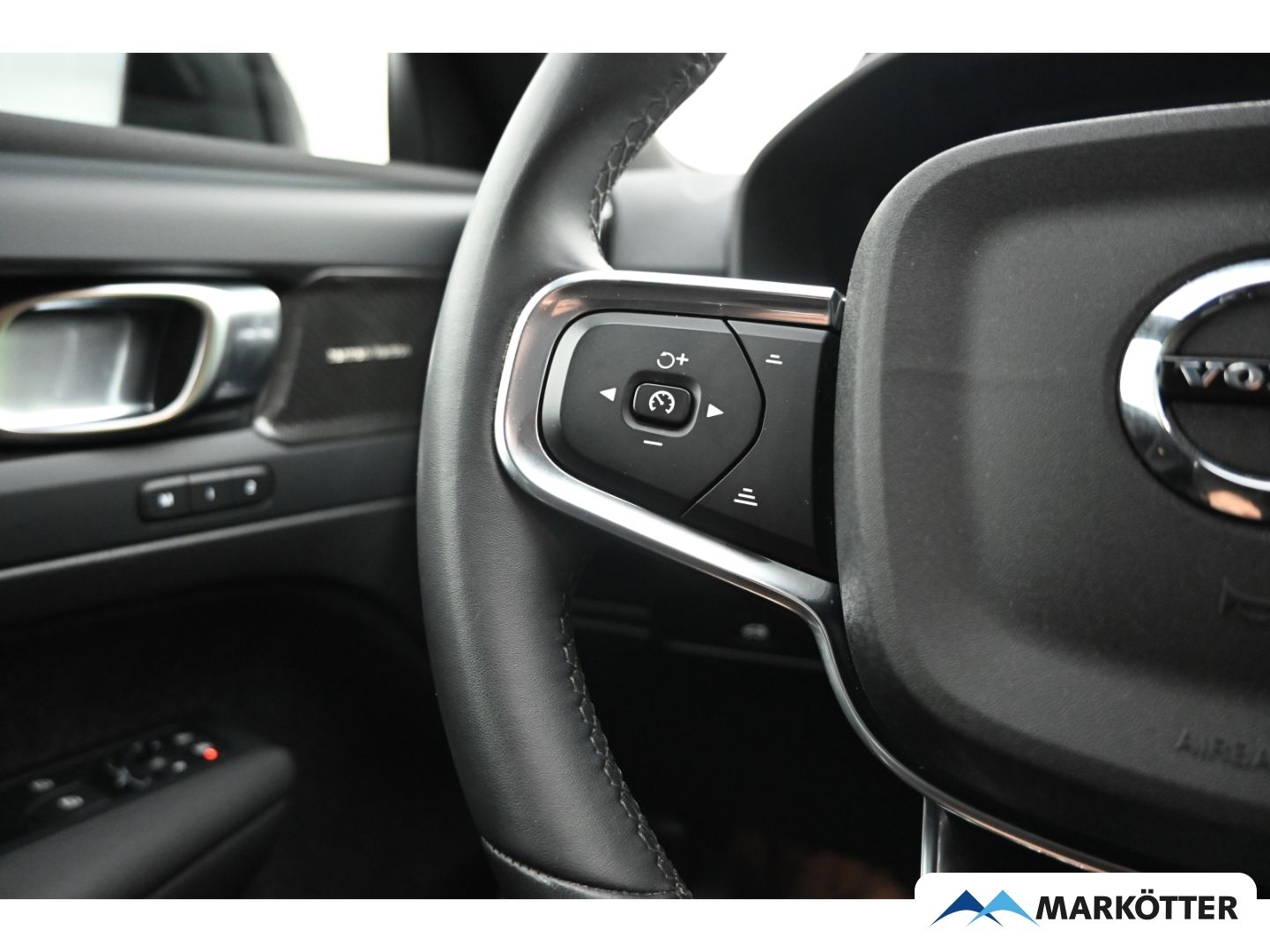 Volvo XC40 P8 Ultimate Recharge ACC/AHK/360°/S-Dach