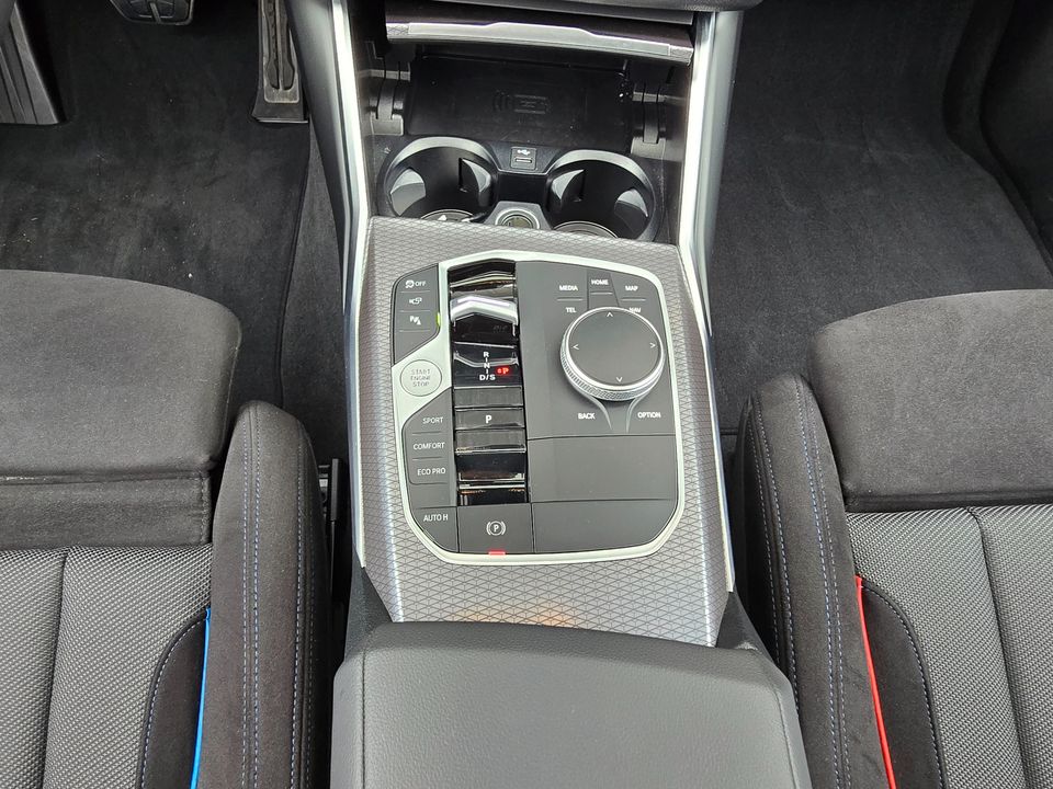 BMW 320d xDrive Touring M Sportpaket*Pano*HIFI*19"LM
