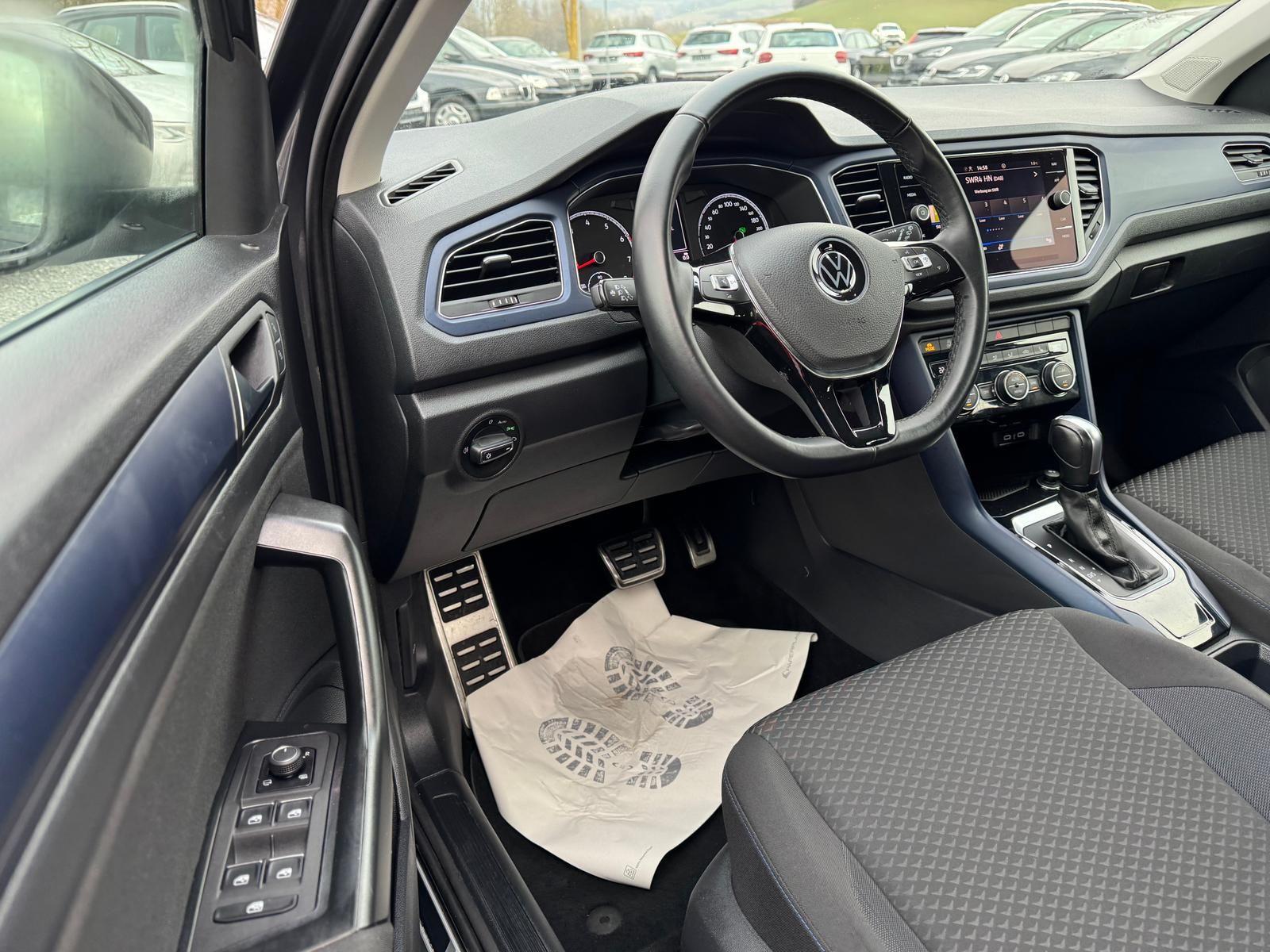 Volkswagen T-Roc 1.5 TSI DSG - Samsaru's Car Outlet