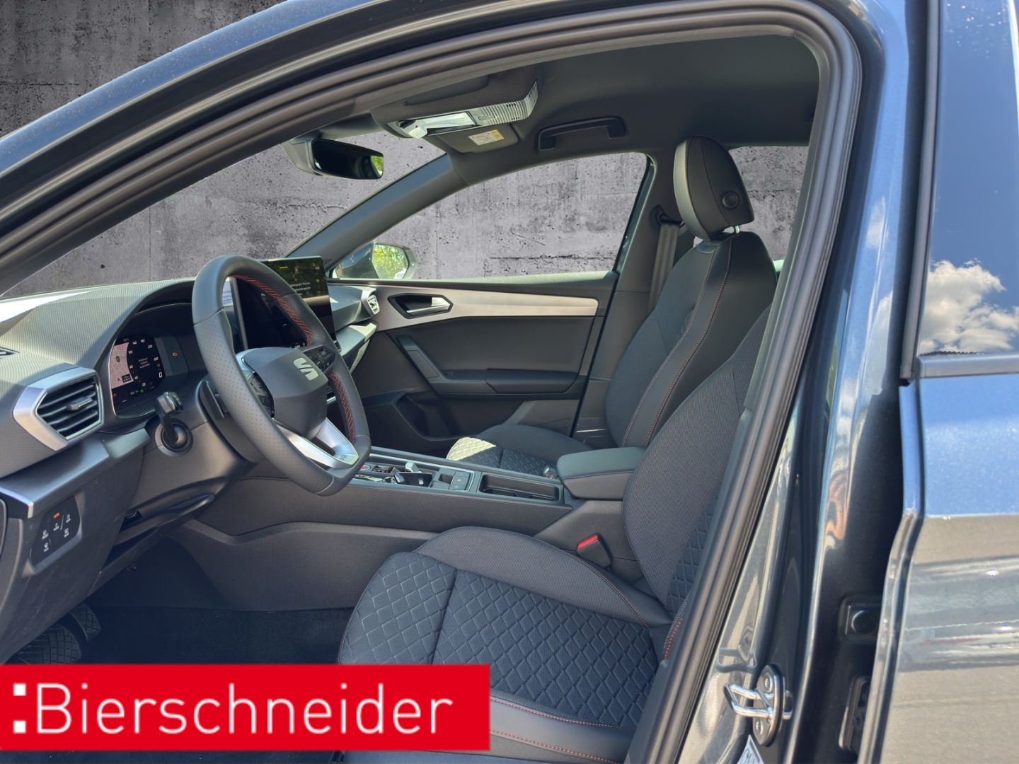 Seat Leon Sp. 1.5 eTSI DSG Black Ed. ab 199 EUR mtl.