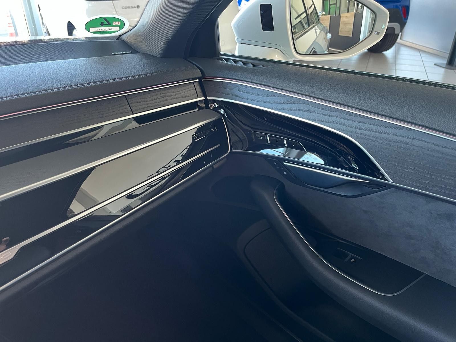 Audi A8 60 TFSI e quattro - Samsaru's Car Outlet