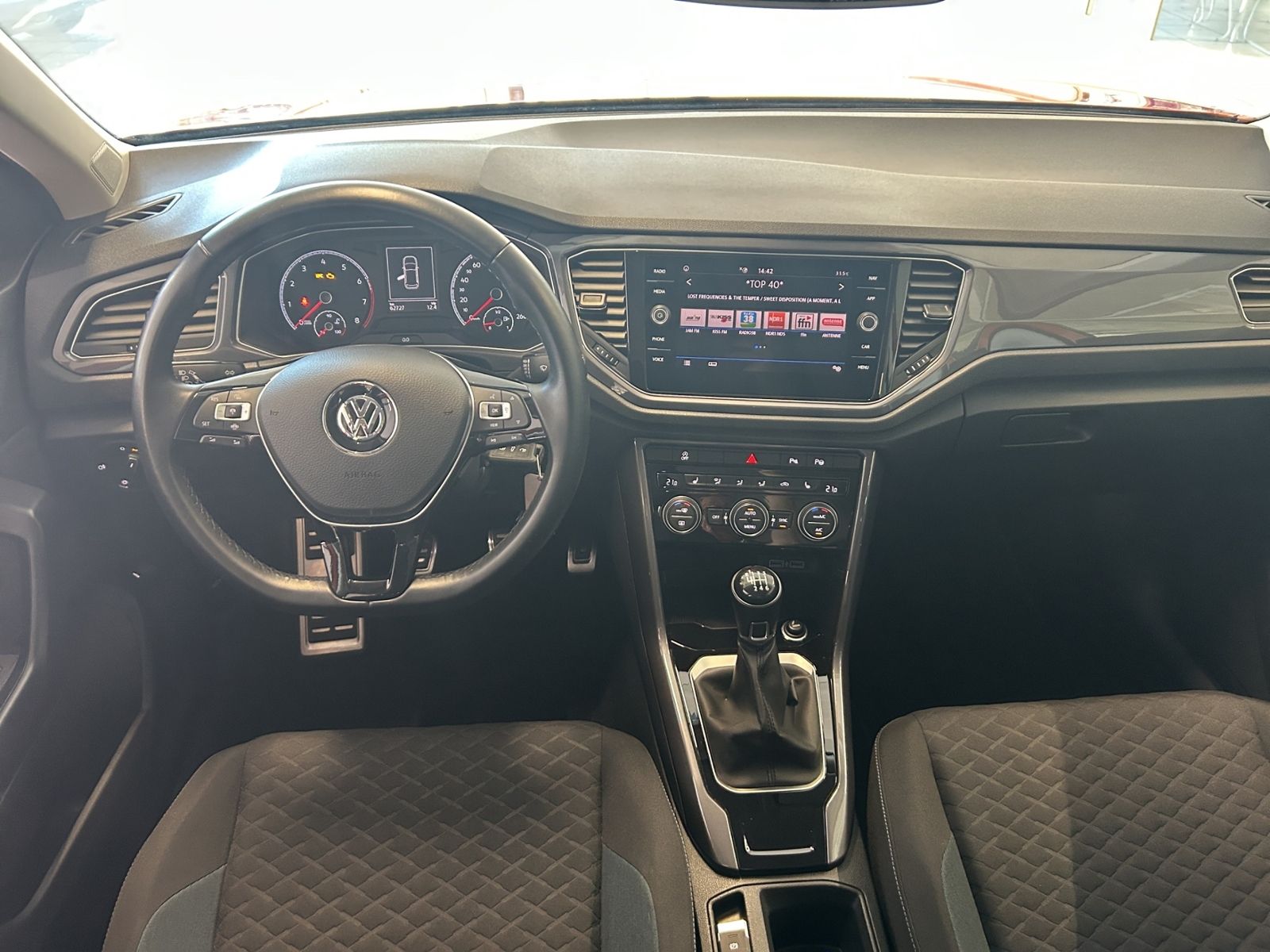 Volkswagen T-Roc 1.5 TSI OPF IQ.DRIVE - Samsaru's Car Outlet