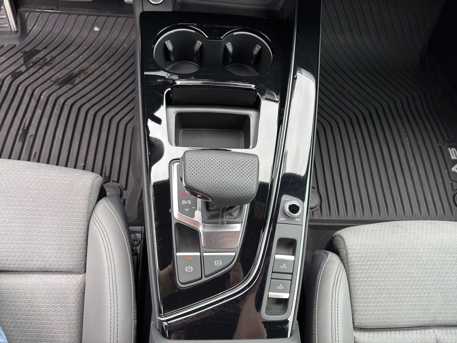 Audi A5 Cabrio 40 TFSI quattro S tronic S line | NAVI