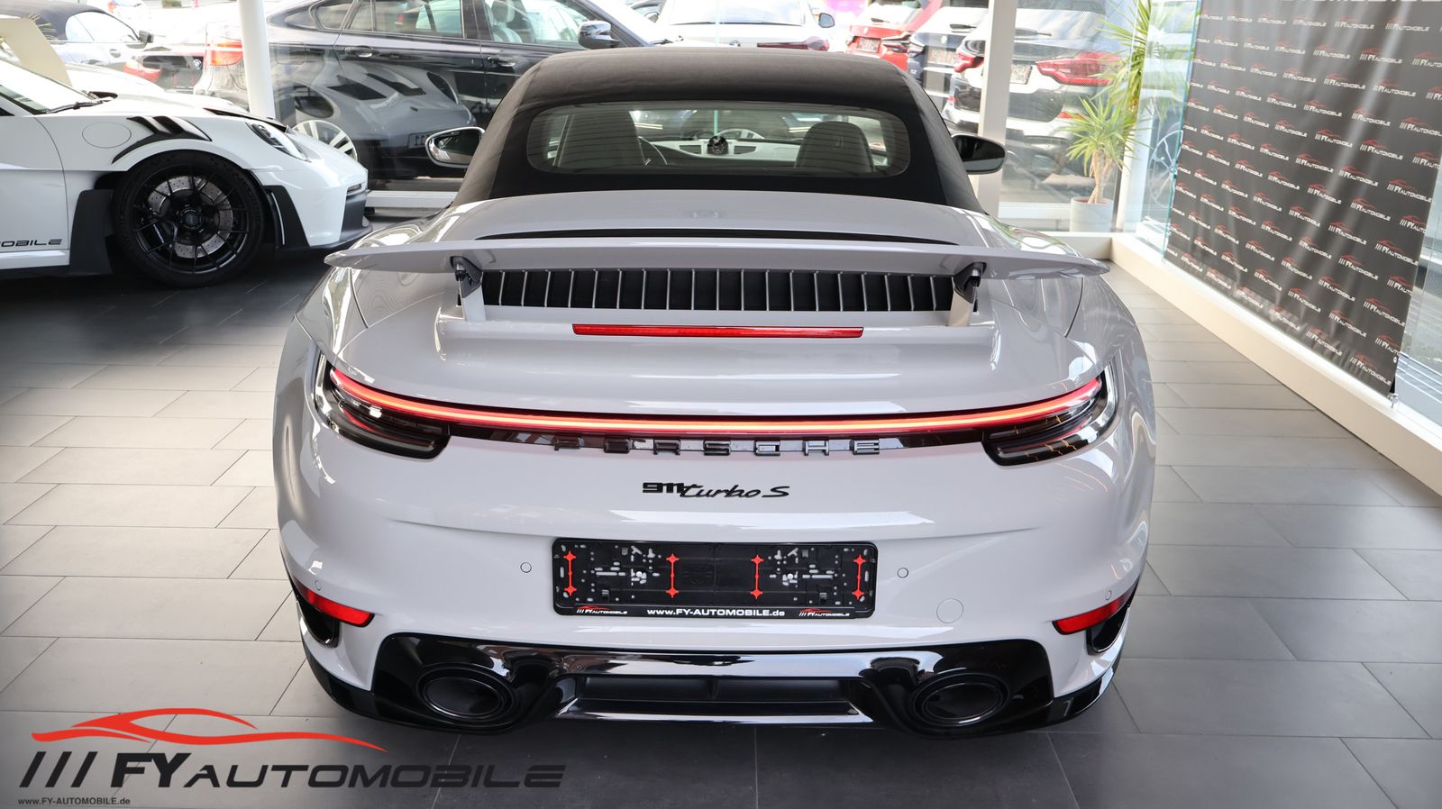 Porsche 992 Turbo S Cabriolet Lift* Keramik* Garantie*
