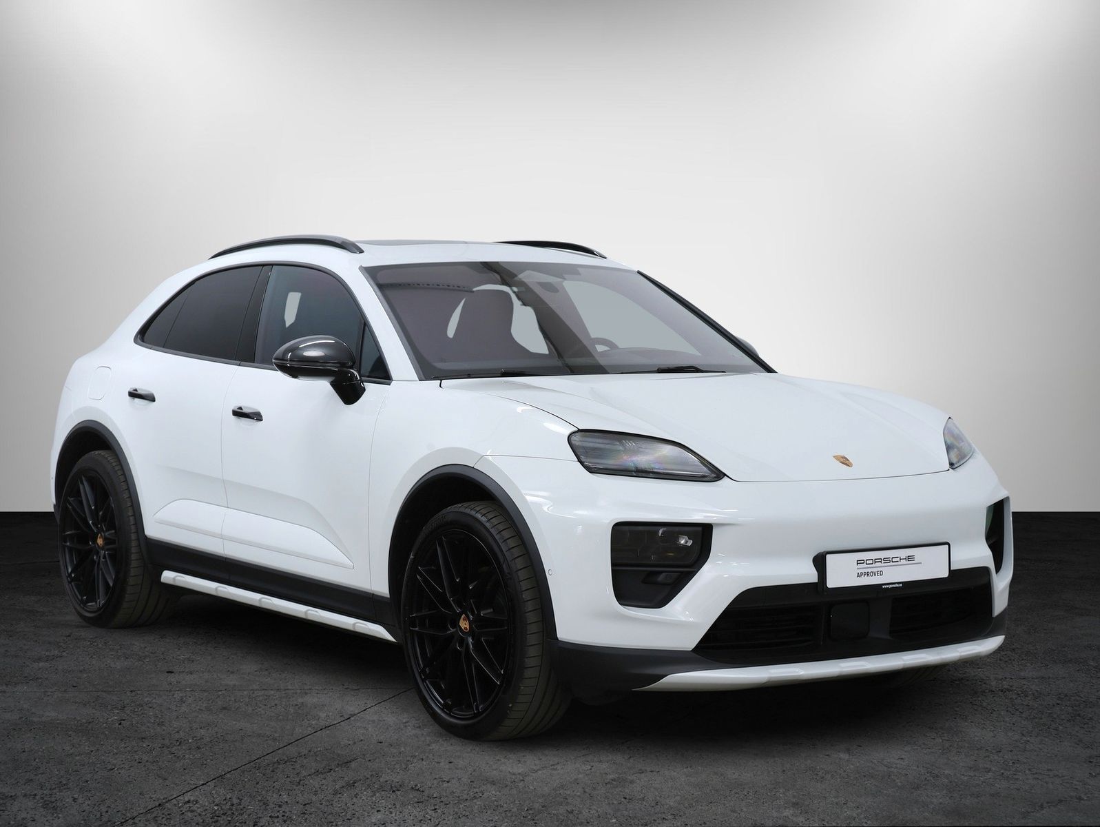 Porsche Macan Electric 4