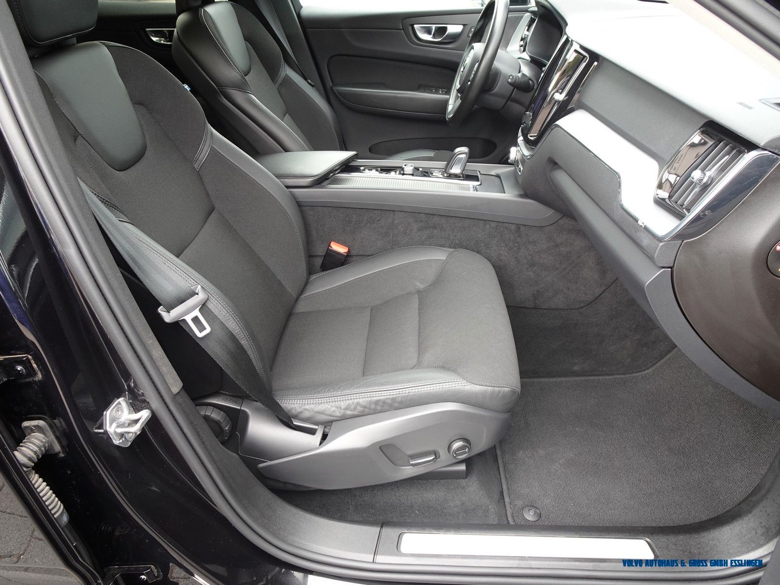 Volvo XC60 T6 R-Design AWD R-Design Expression