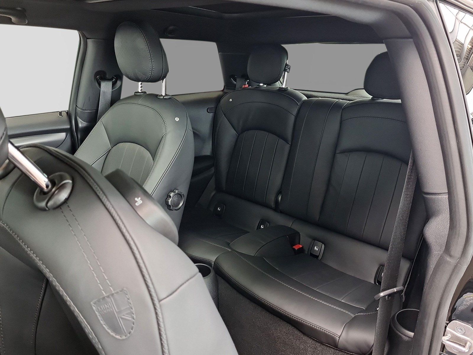 MINI Cooper SE - Samsaru's Car Outlet
