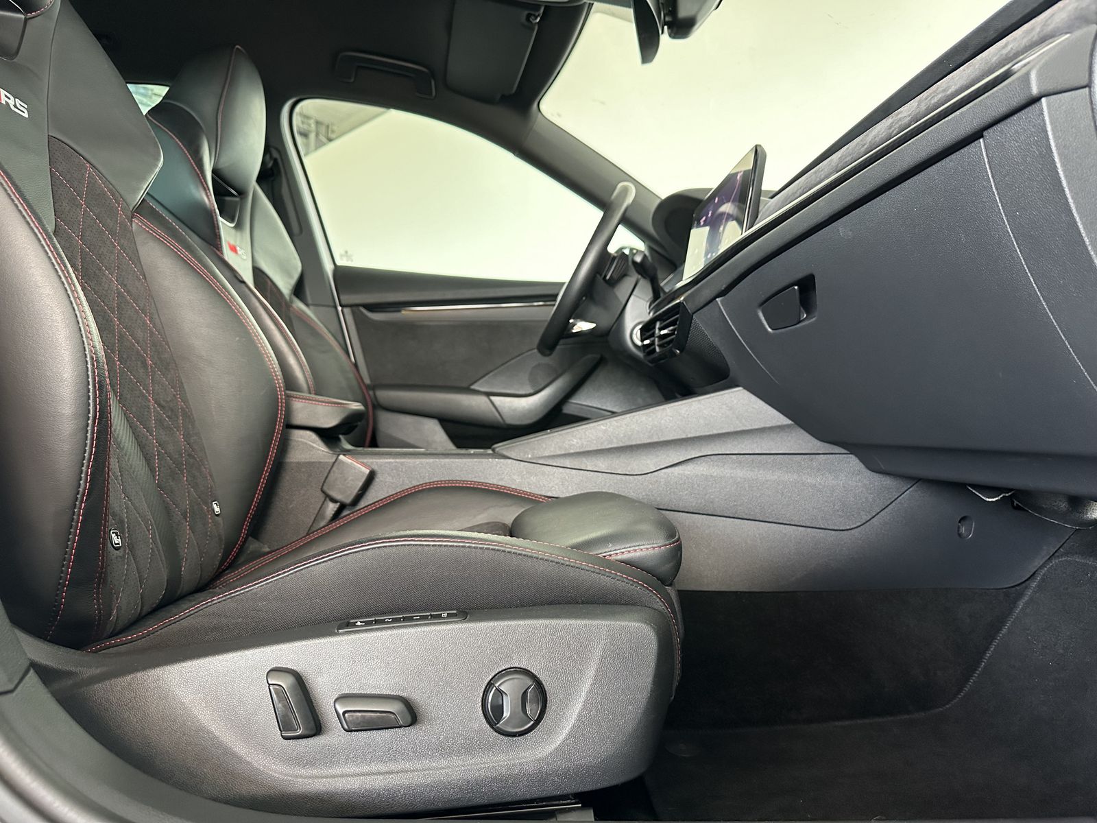 Skoda Octavia Combi RS - Samsaru's Car Outlet