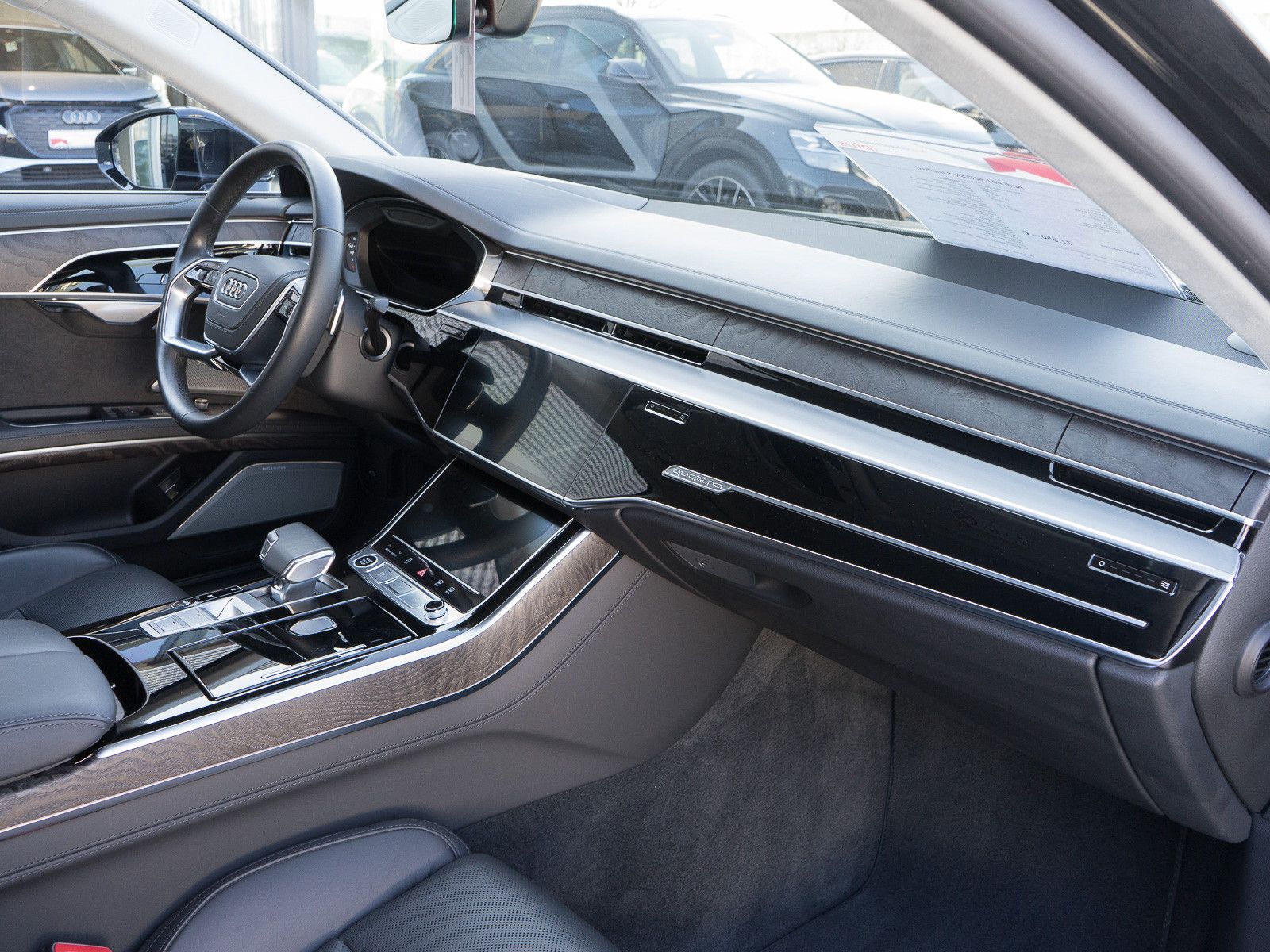Audi A8 L 60TFSIe S line - Samsaru's Car Outlet