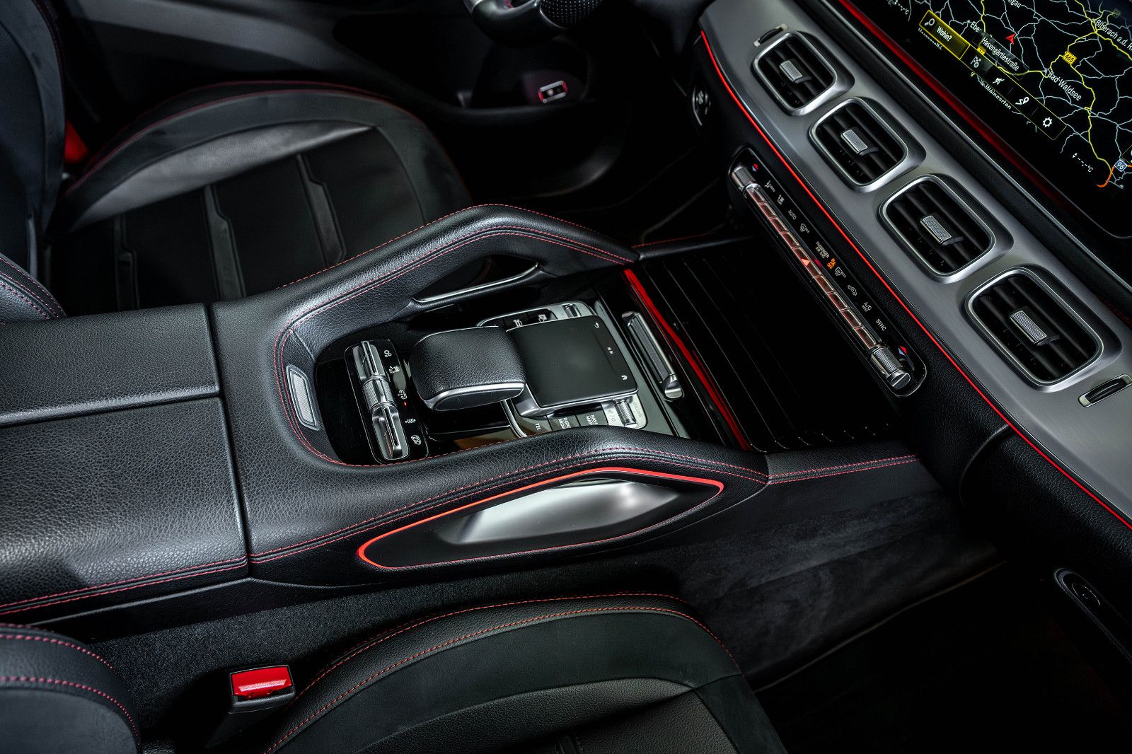 Mercedes-Benz GLE 53 AMG SUV NIGHT PANO MULTIBEAM MBUX BURMEST