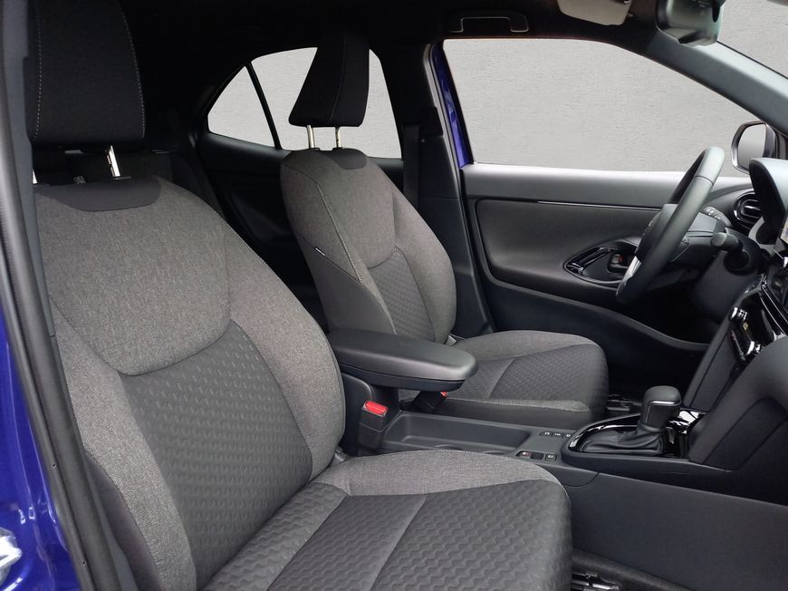 Toyota Yaris Cross Teamplayer Safety-Paket Winter-Paket