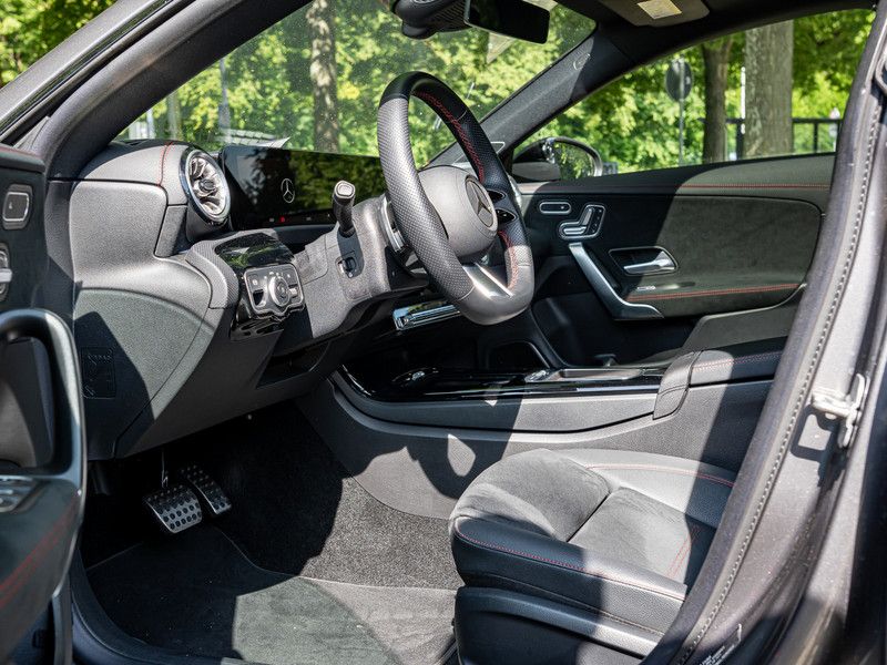 Mercedes-Benz CLA 250 4M Coupé AMG-Sport - Samsaru's Car Outlet