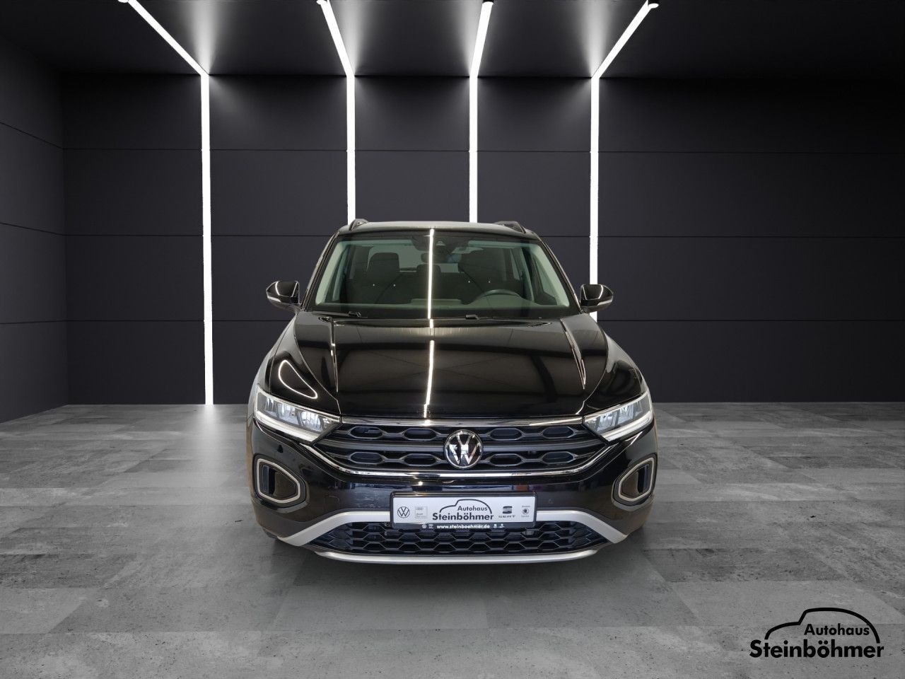 Volkswagen T-ROC Life 1.5TSI DSG - Samsaru's Car Outlet