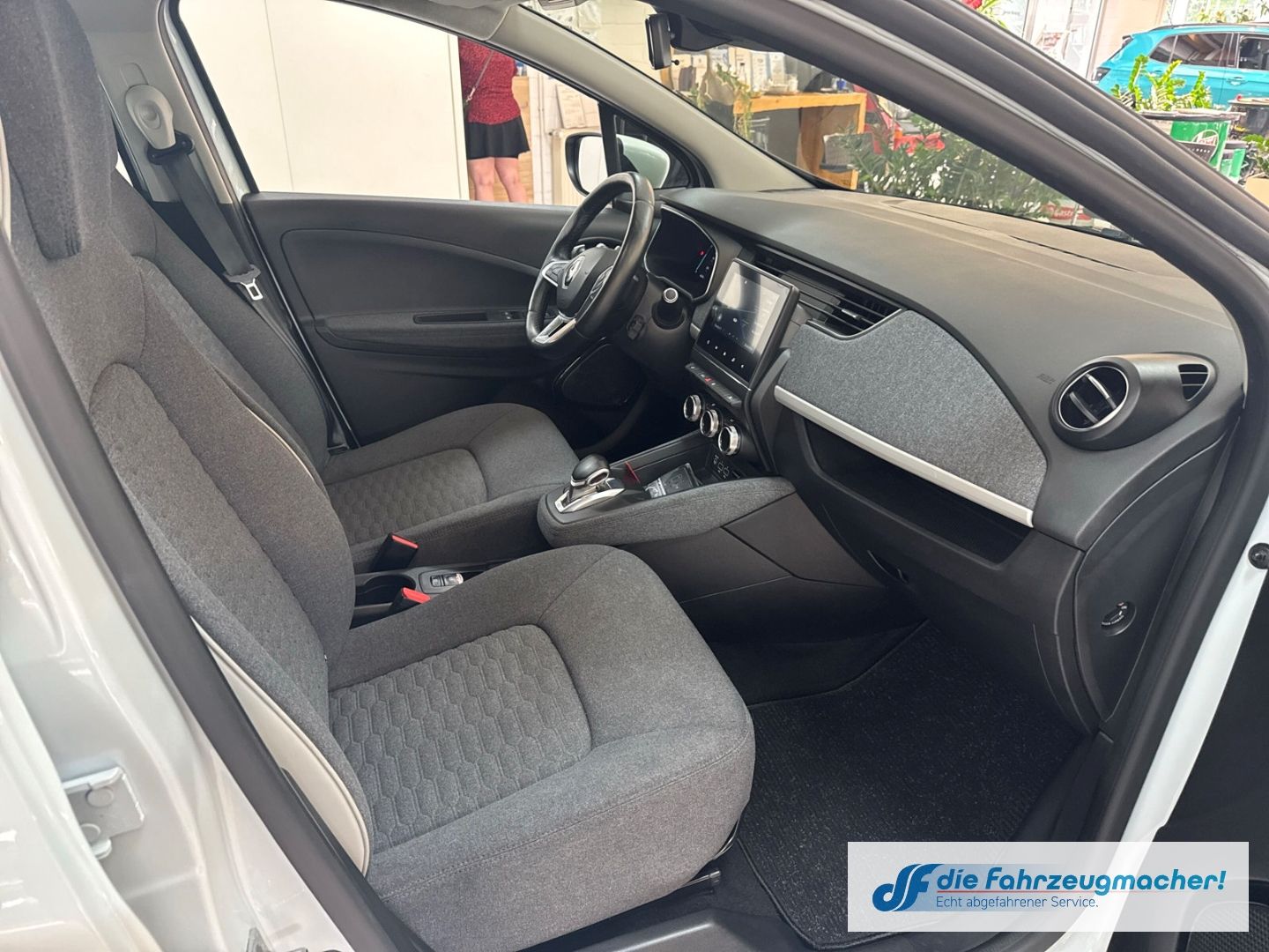 Renault ZOE Experience R110 - Samsaru's Car Outlet
