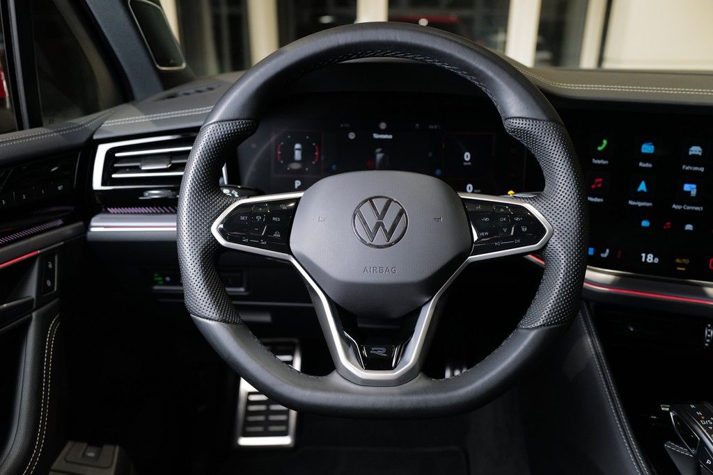 Volkswagen Touareg 3.0TDI R-Line - Samsaru's Car Outlet