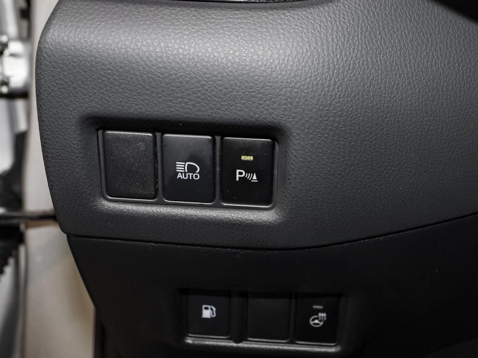 Toyota C-HR 1.8 Hybrid Lounge - Samsaru's Car Outlet