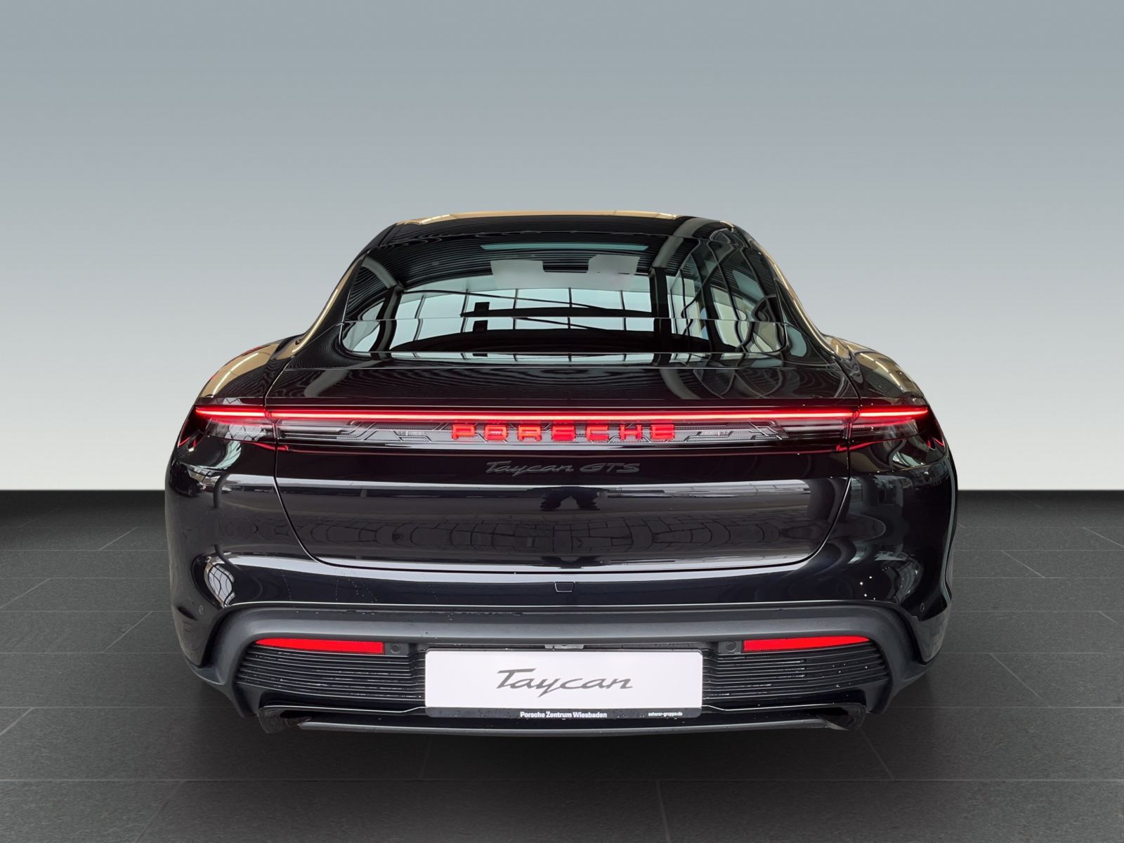 Porsche Taycan GTS - HD Matrix - Pano - Head Up - Chrono