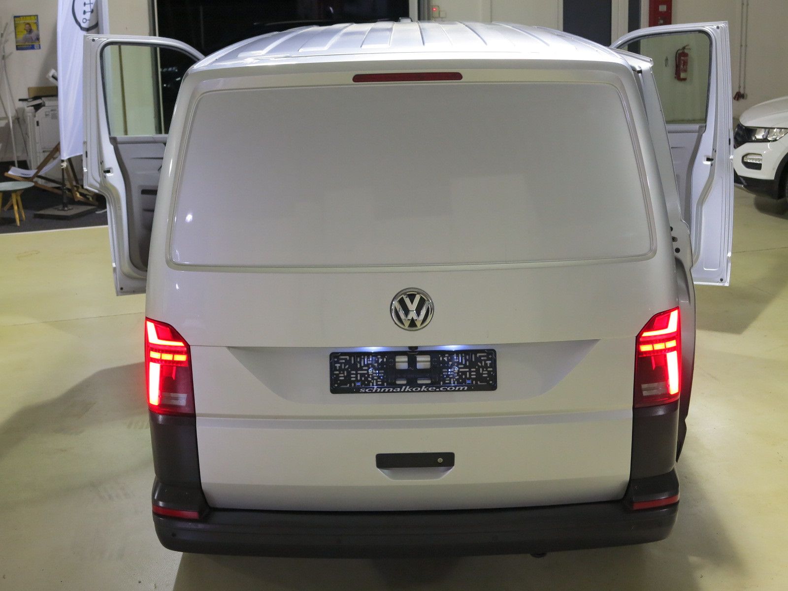 Volkswagen Transporter T6.1 TDI2.0 SCR DSG7 Lang Navi Klima