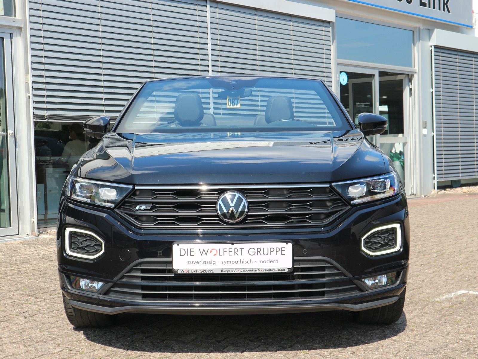 Volkswagen T-Roc R-Line 1.5 TSI DSG - Samsaru's Car Outlet