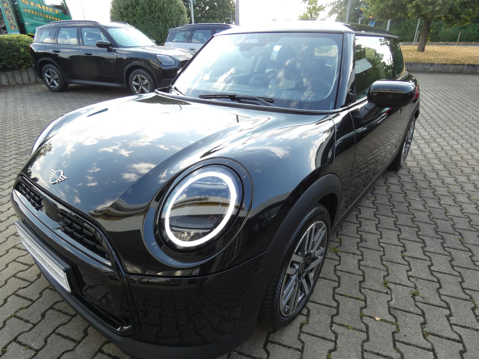 MINI Cooper C - Samsaru's Car Outlet
