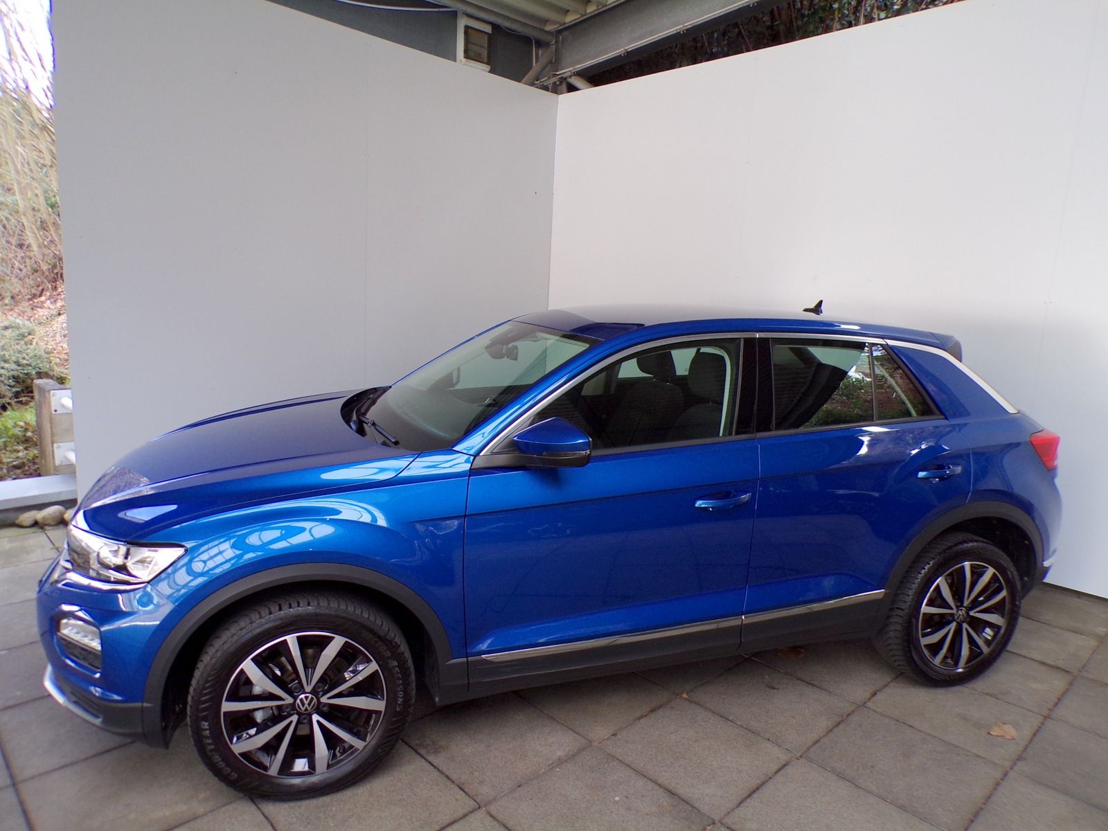 Volkswagen T-ROC 1.0 TSI STYLE - Samsaru's Car Outlet