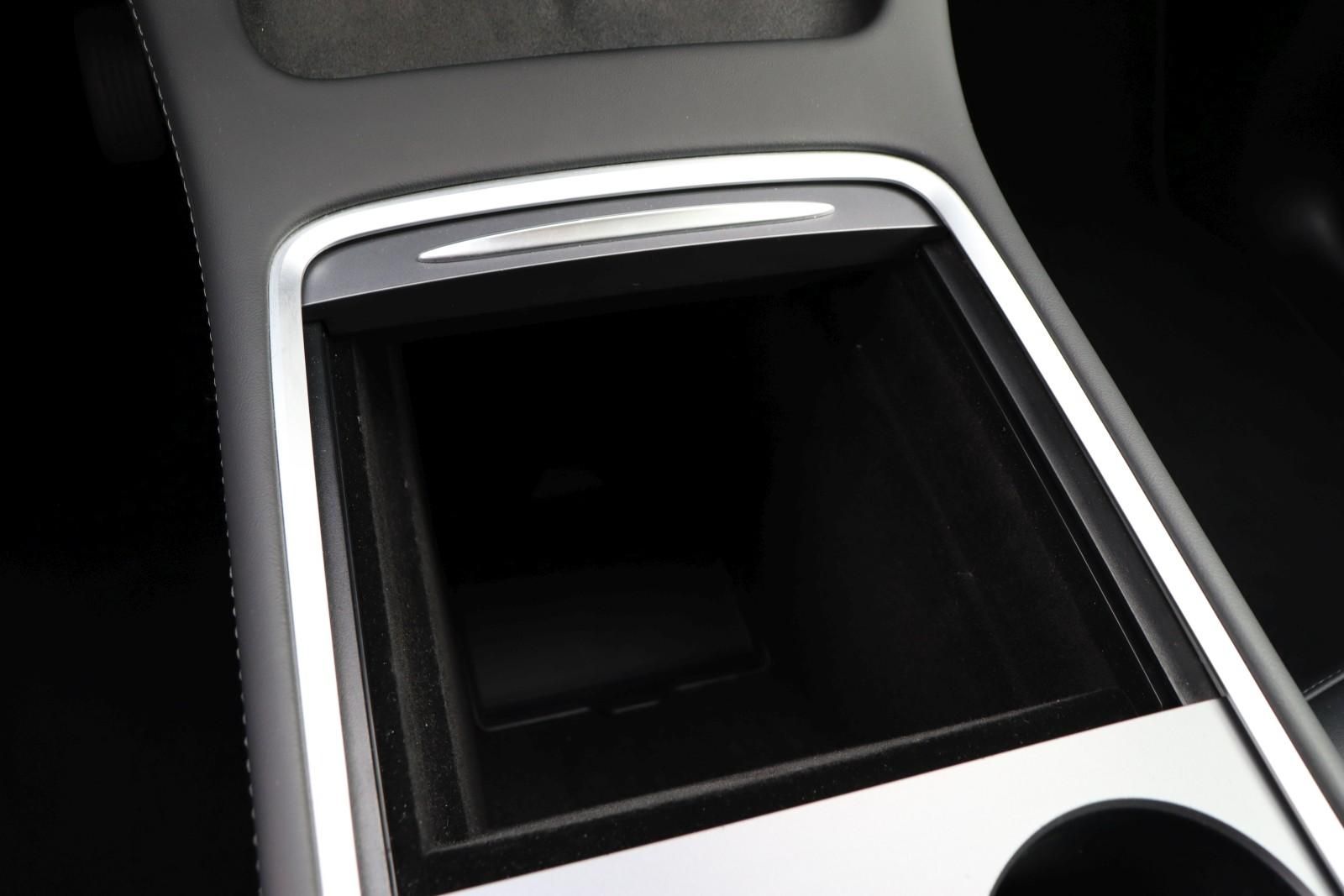Tesla Model Y Long Range AWD +1.HAND+AHK+MWST+92,2%SOH
