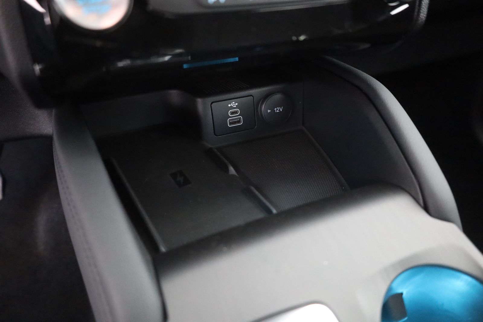 Ford Kuga 1.5 EB Titanium Aut. - Samsaru's Car Outlet