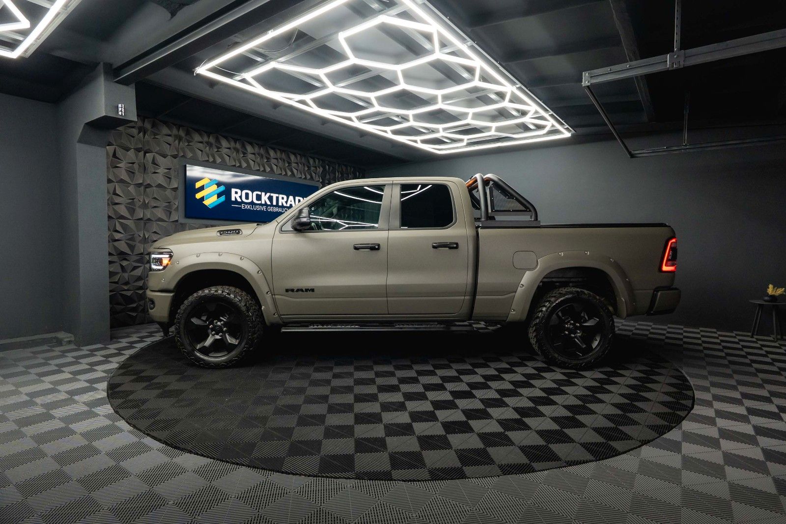 Dodge RAM 5.7 V8 HEMI 4x4 OFFROAD LONGBED RAPTOR Style