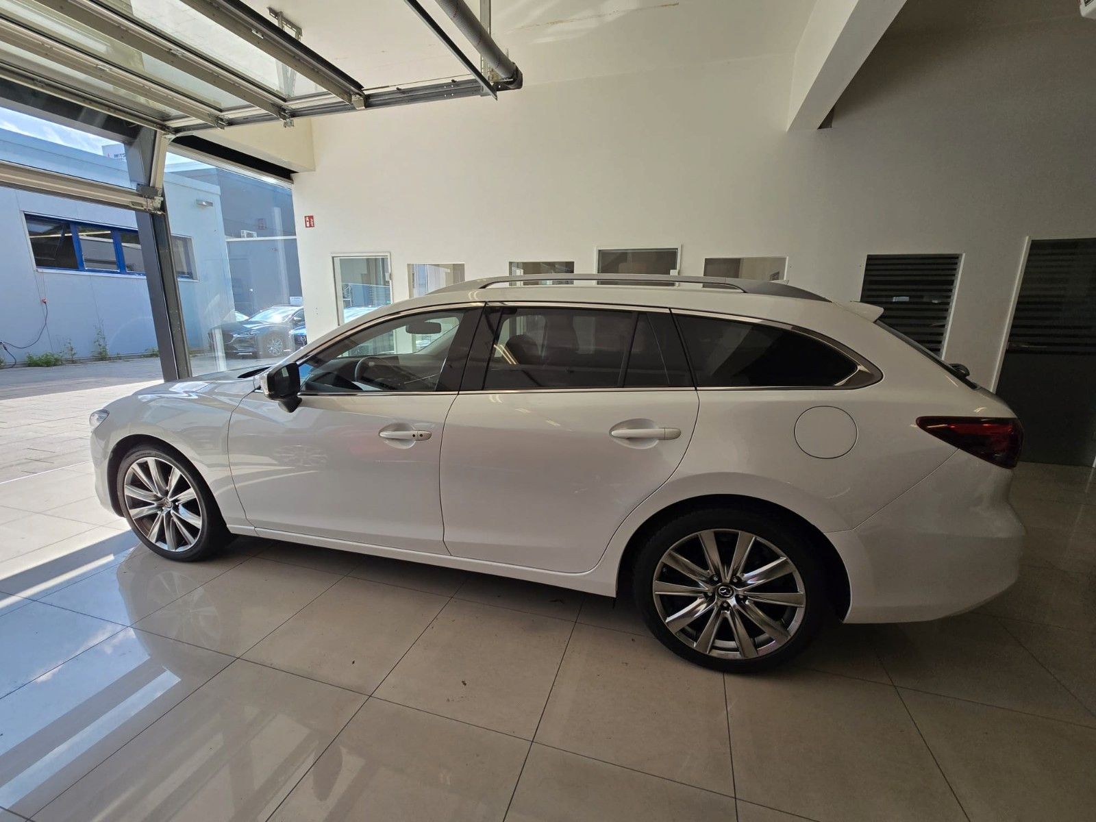 Mazda 6 Kombi Exclusive-Line *HUD*BOSE*SB*LEDER*360°