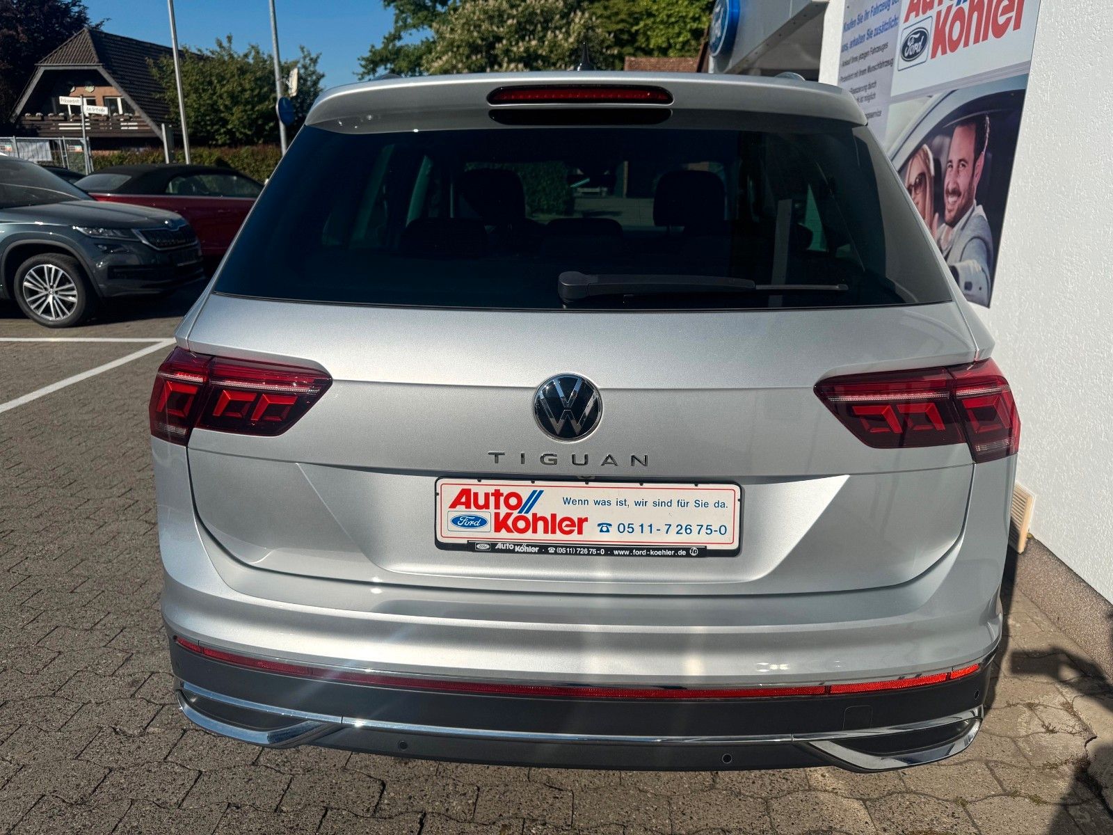 Volkswagen Tiguan Elegance 2.0 TDI Automatik - Samsaru's Car Outlet