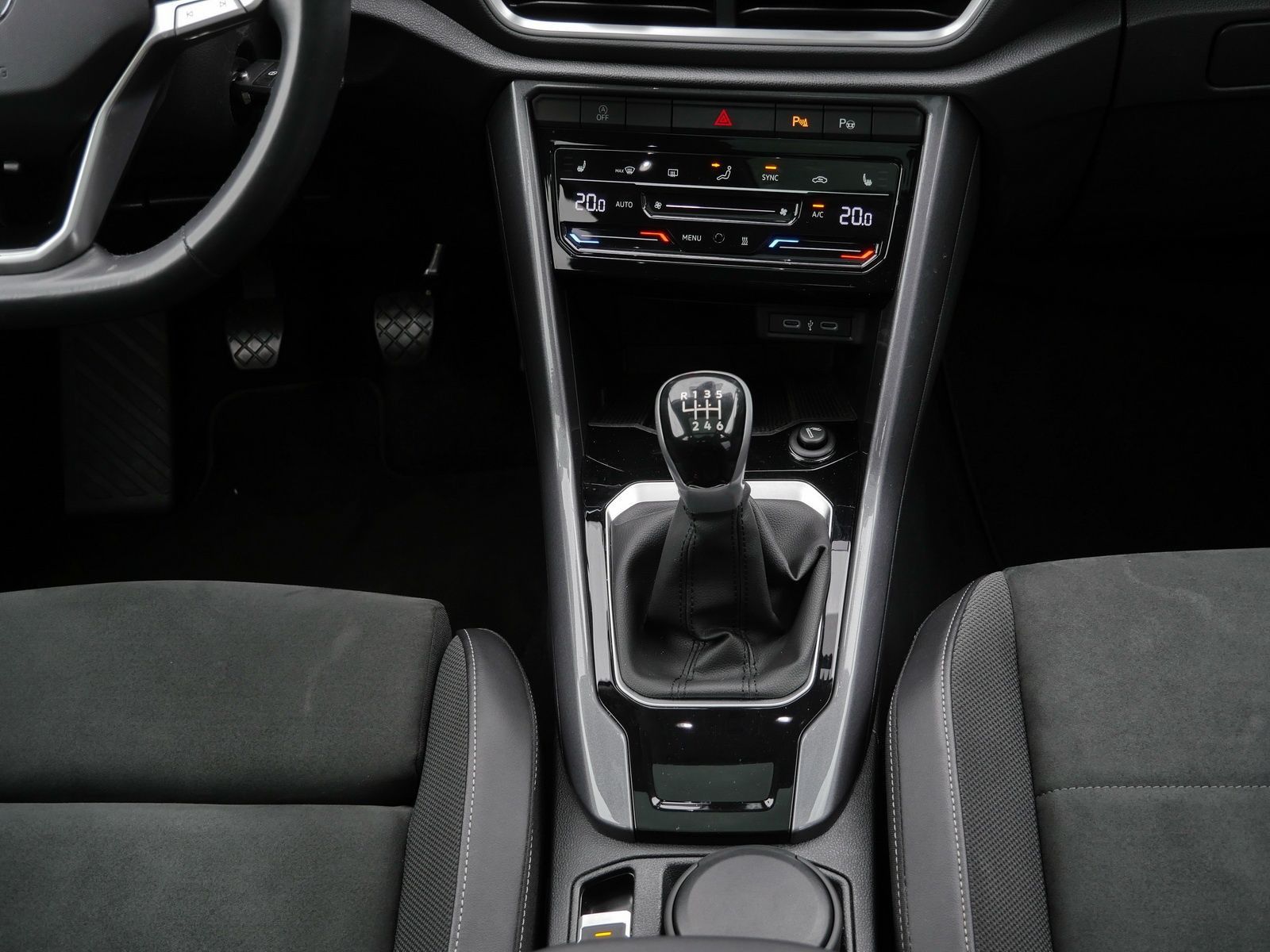 Volkswagen T-Roc Style 1.0 TSI - Samsaru's Car Outlet