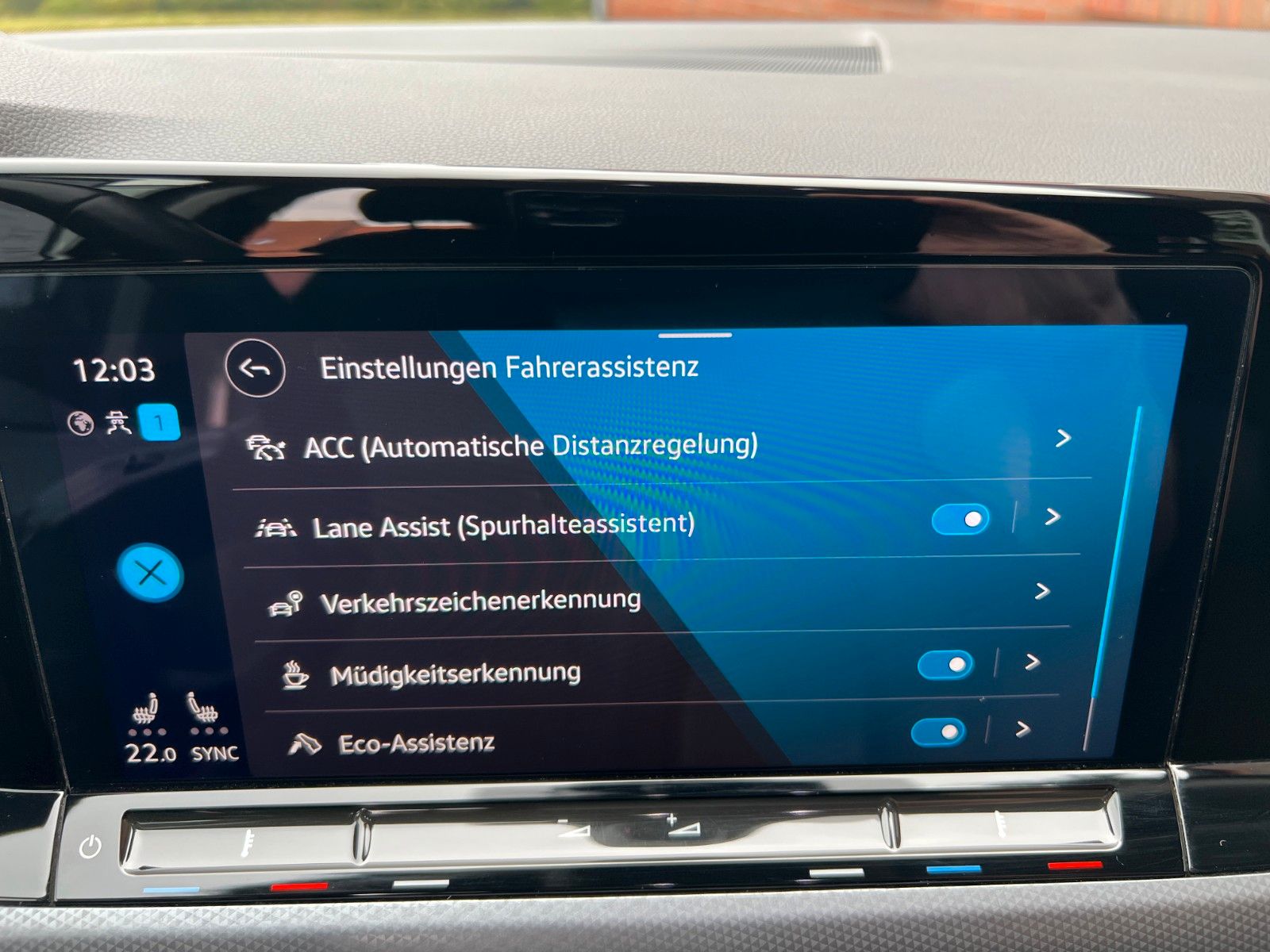 Volkswagen Golf VIII 2.0TDi DSG - Samsaru's Car Outlet