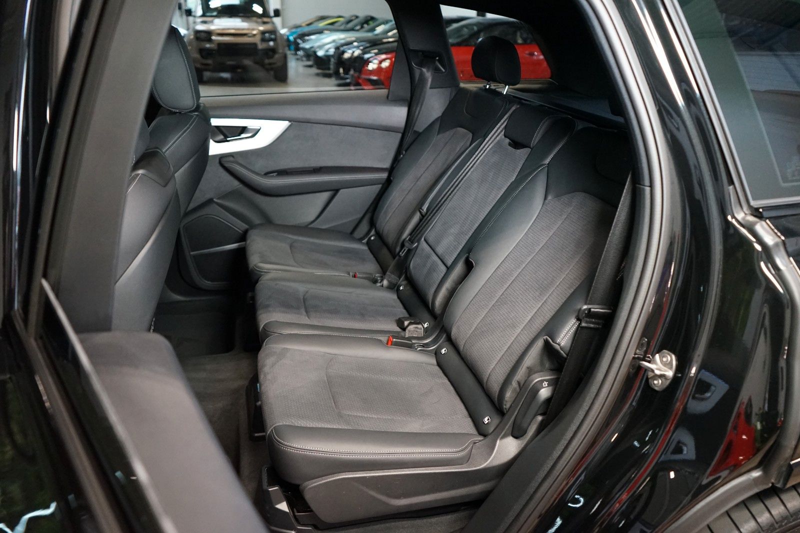 Audi Q7 50 TDI*S-LINE*TOW*OLED*AUX.HEAT*CZ*73.636€ NETTO