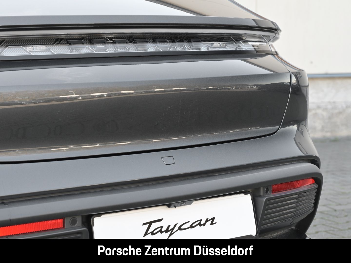 Porsche Taycan 4 Cross Turismo LED-Matrix InnoDrive