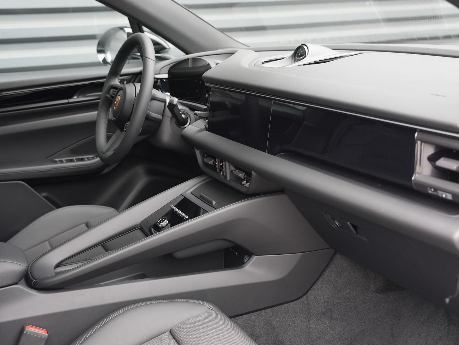 Porsche Macan 4S - Samsaru's Car Outlet