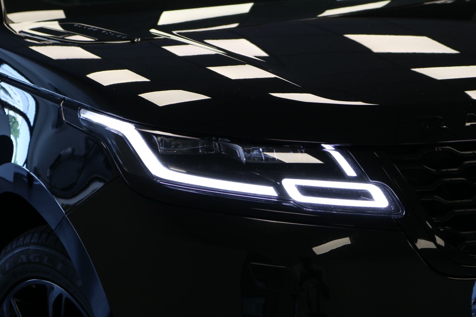 Range Rover Velar R-Dynamic - Samsaru's Car Outlet