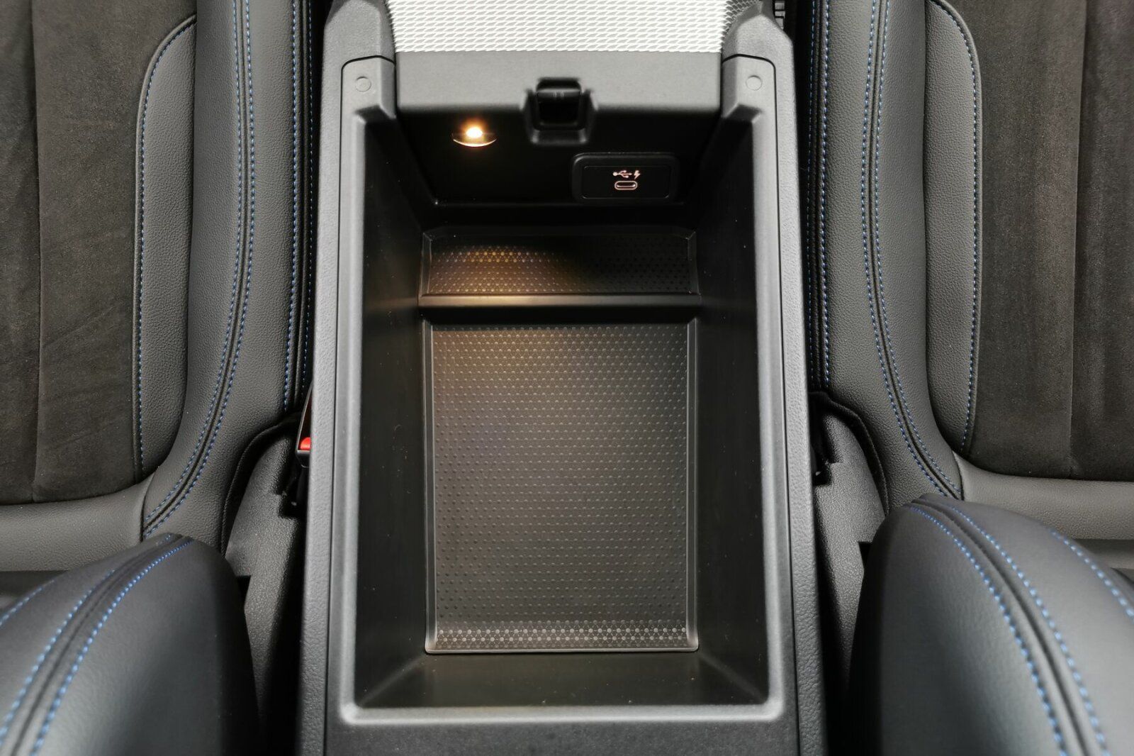 BMW 320i M Sport - Samsaru's Car Outlet