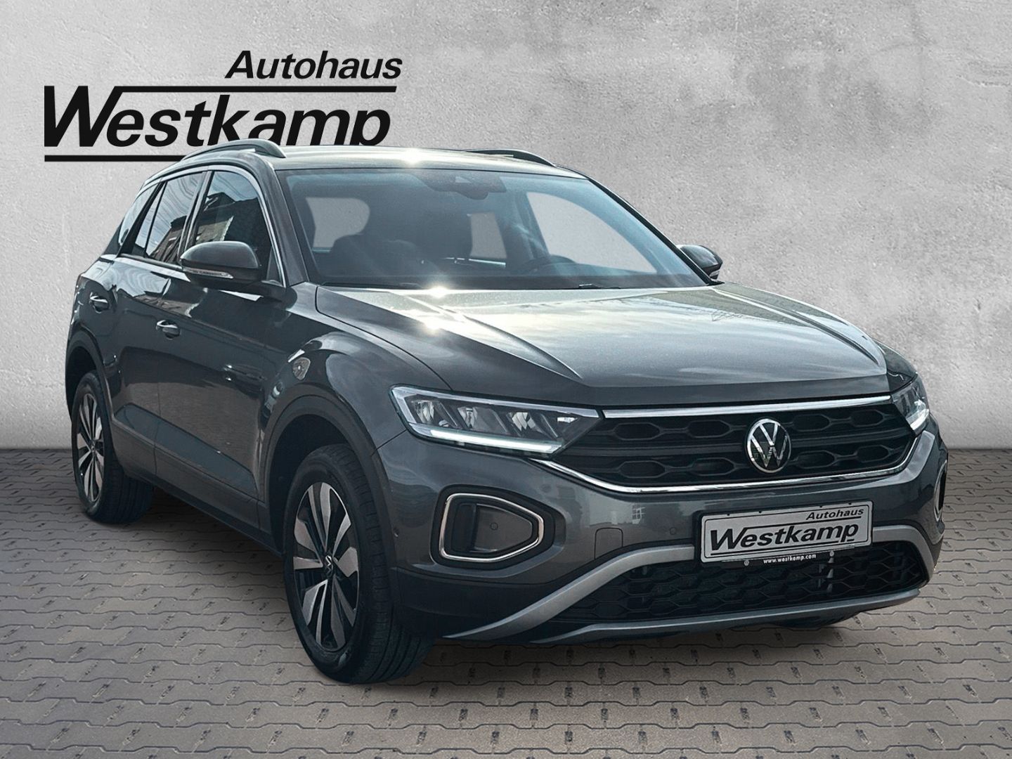 Volkswagen T-Roc Move 1.5 TSI DSG - Samsaru's Car Outlet