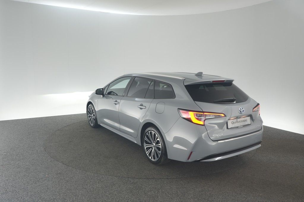 Toyota Corolla Touring 1.8 Hybrid - Samsaru's Car Outlet