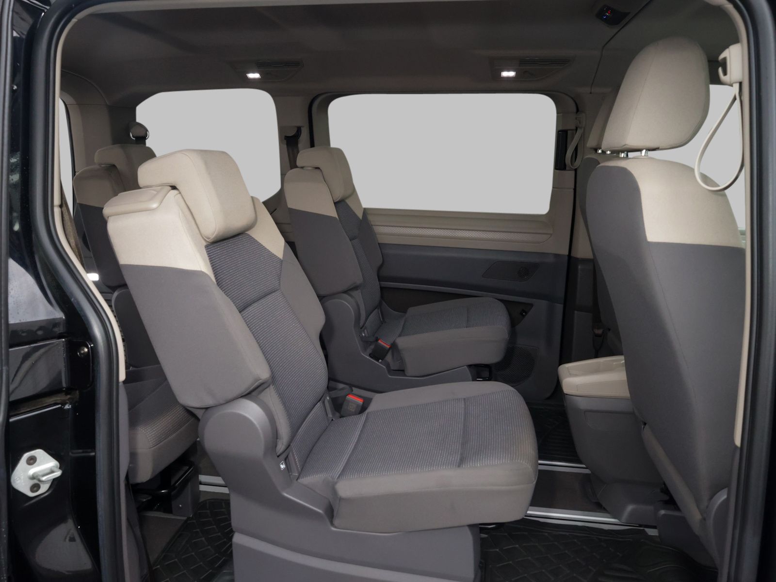Volkswagen T7 Multivan 1.5 TSI Edition - Samsaru's Car Outlet