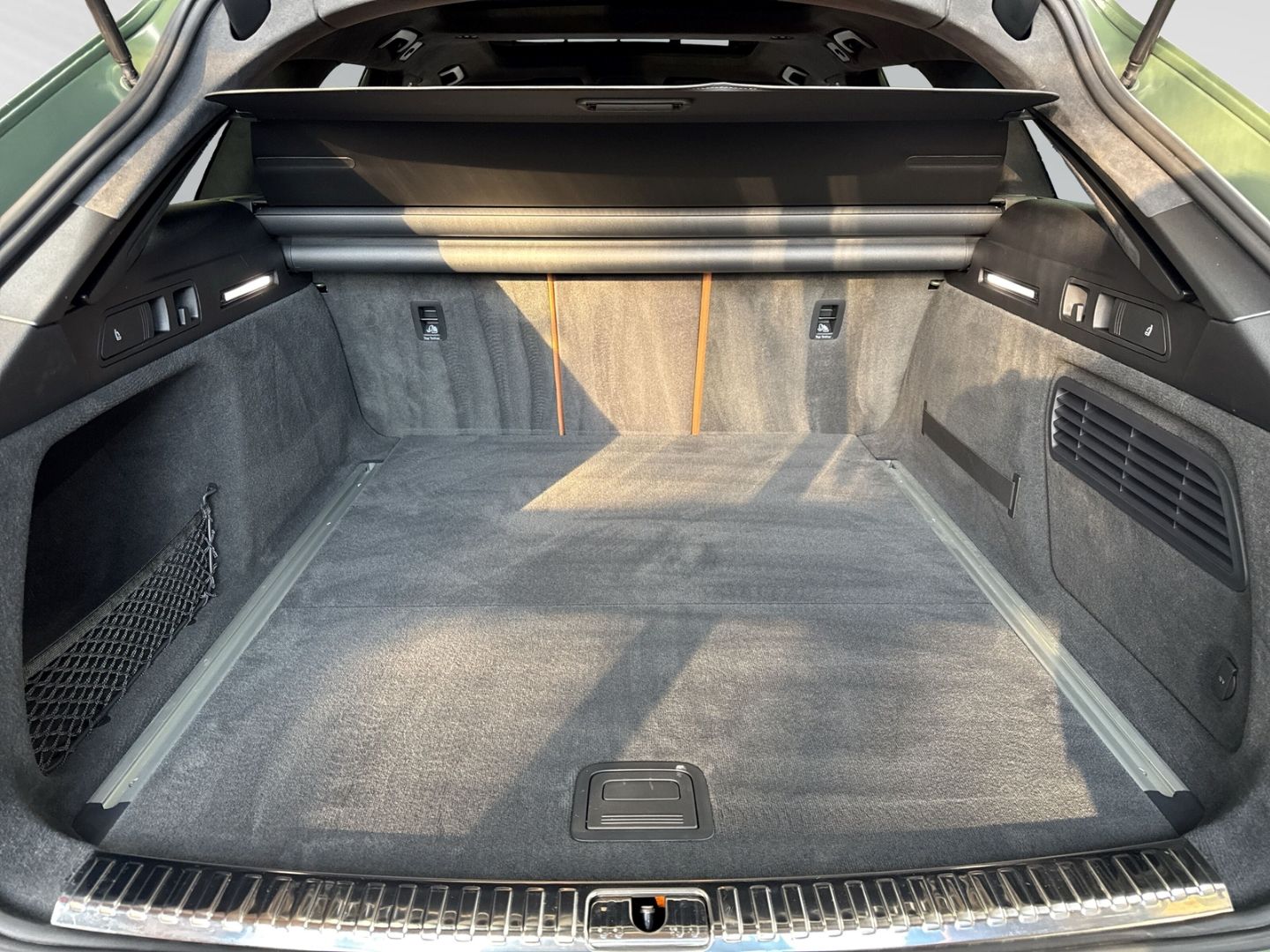 Audi RS6 Avant qu tiptro 360°+HuD+Keramik+Pano+Sthz