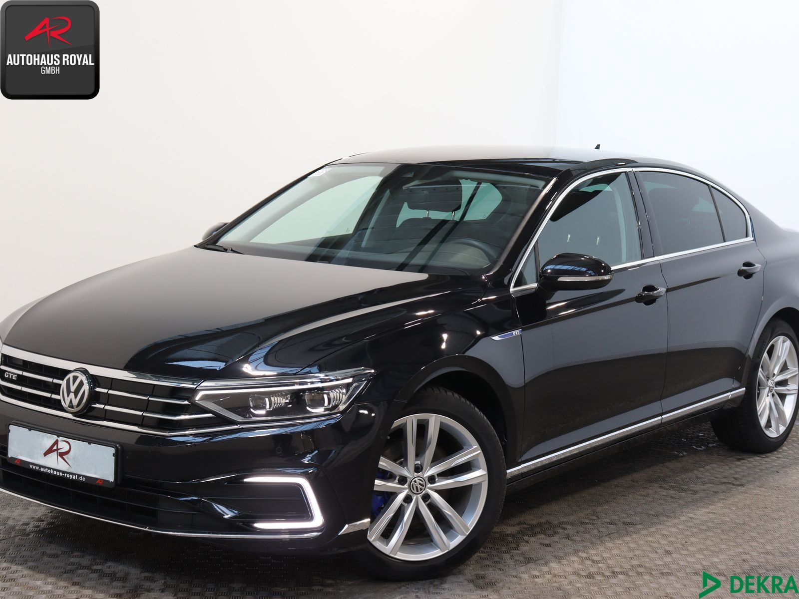 Volkswagen Passat 1.4 TSI GTE - Samsaru's Car Outlet